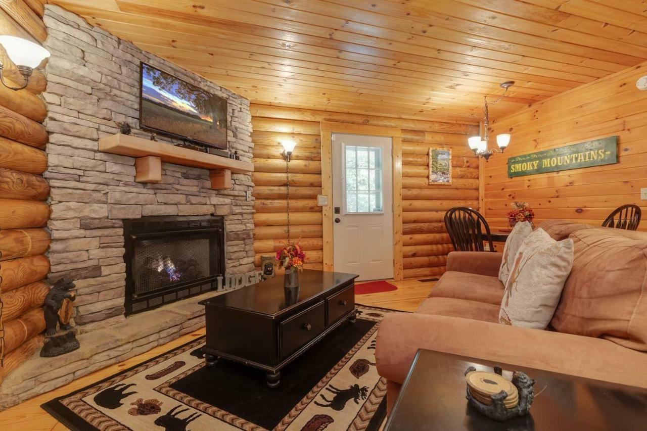 Villa Log Cabin! 1Mile From The Action! Private Lane! Hot Tub! Pool Table! Pigeon Forge Exterior foto